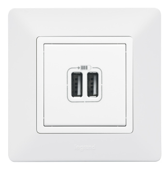 Valena LIFE.Зарядное устройство с двумя USB-разьемами 240В/5В 1500мА.С лицевой панелью.Белое